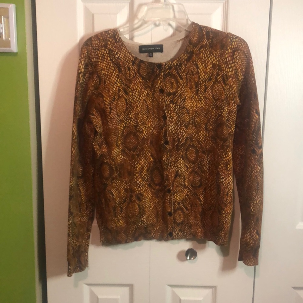 Jones New York Button Down casual sweater in a beautiful design